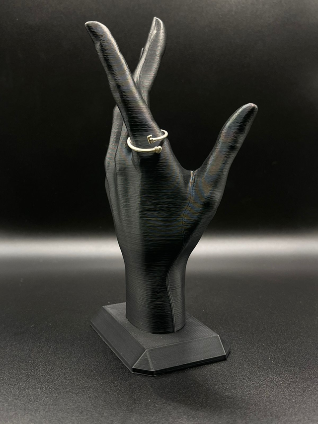 Anel regulável letra E