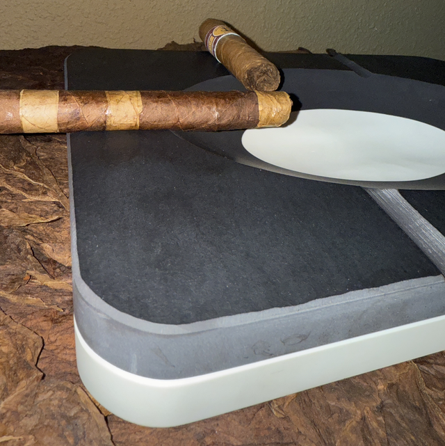 Grand Cendrier *Éris*