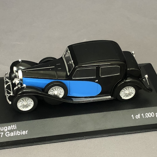 Bugatti 57 Galibier blau/schwarz  WhiteBox 1:43