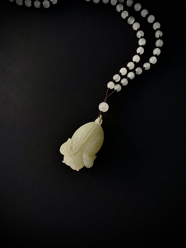 Collier en jade hetian sculpté en chou chinois