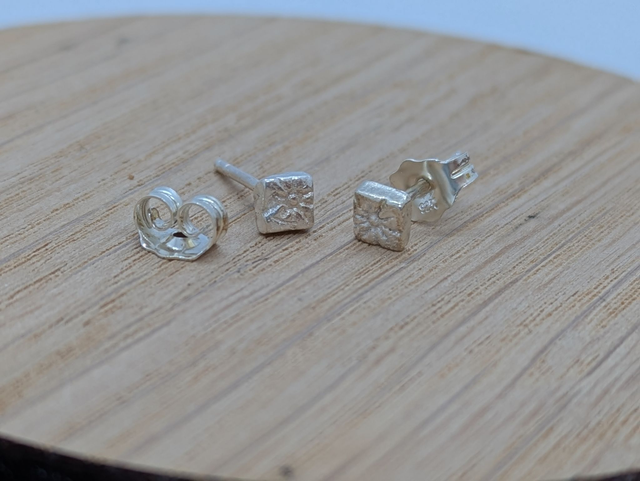 XSmall Square Earrings