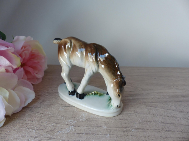 Figurine âne, cheval ou poney broutant en céramique Vintage fabriqué au Japon, décoration centre équestre maison à la campagne ferme ranch