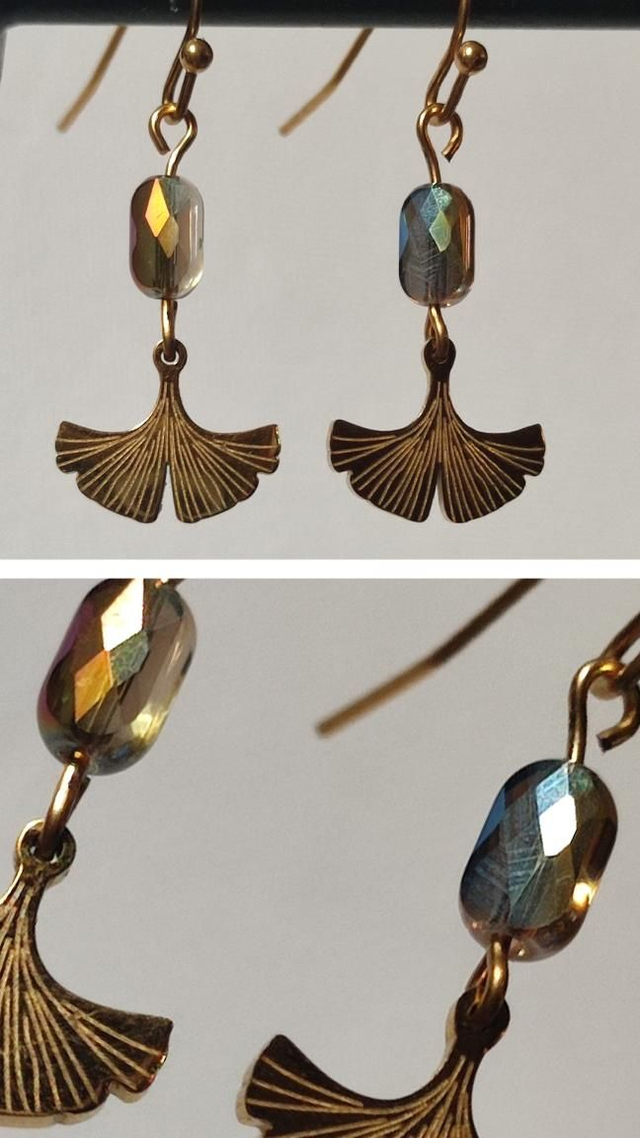 Boucles d'oreilles feuille de ginkgo et verre mordoré jolis reflets en acier inoxydable doré -sans nickel, pièce unique 