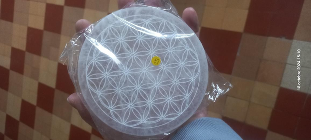 Sélénite blanche 14 cm Fleur de vie