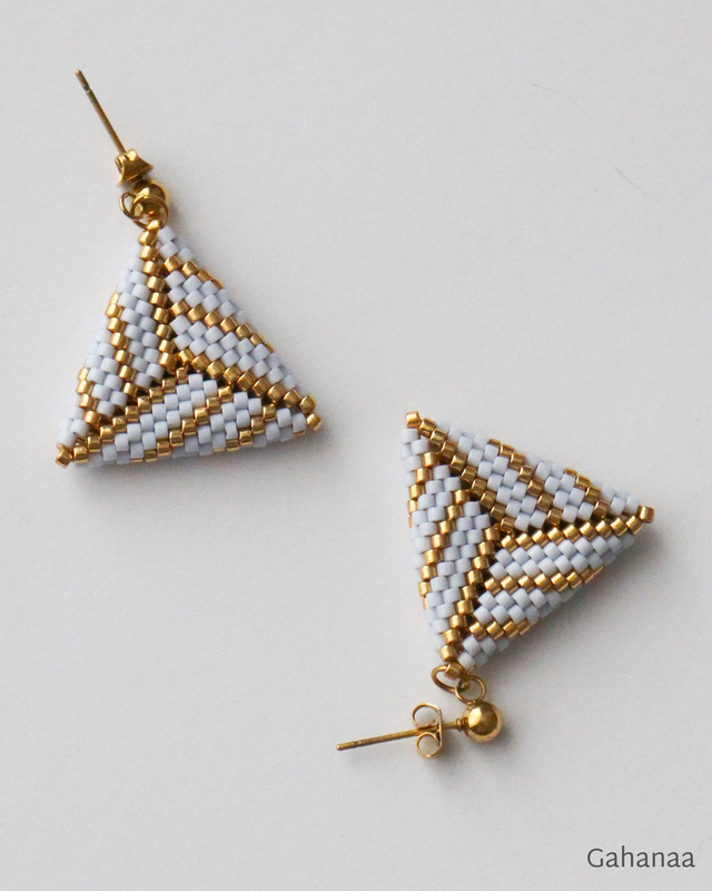 Mathilde, boucles d&#039;oreilles bleu clair, rayures dorées