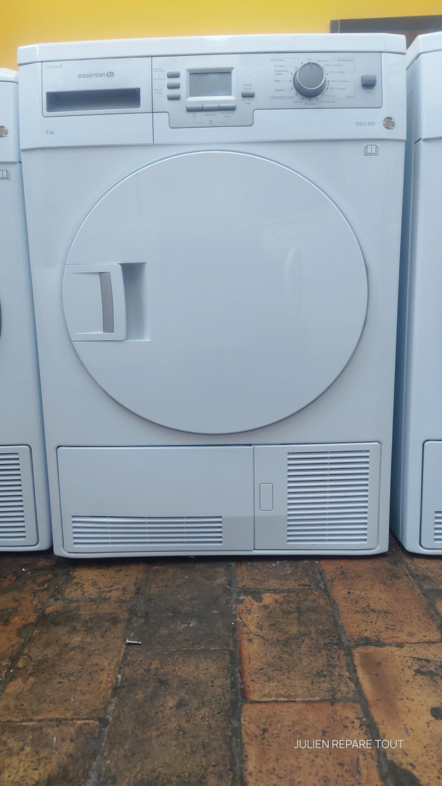 SÈCHE LINGE 8KG ESSENTIEL B ESLC8D2