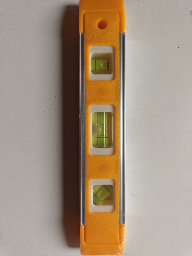 Oranssi vesivaaka 23cm magneetilla