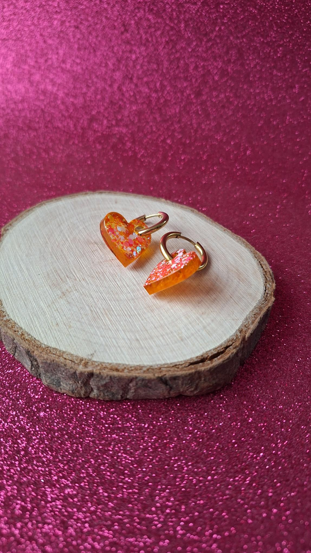 Créoles dorées cœurs paillettes Corails/blanches et encre à alcool dorée/orangée