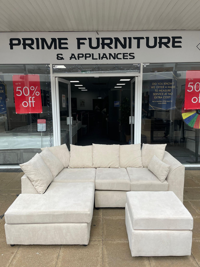 Cream Corner Sofa with Footstall #U1245