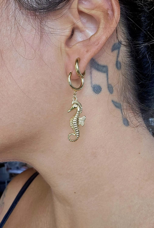 Dormeuses "Lipa" en acier inoxydable doré (hyppocampes)