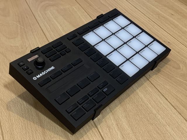 Stand for Maschine Mikro MK3 - 15 degree tilt