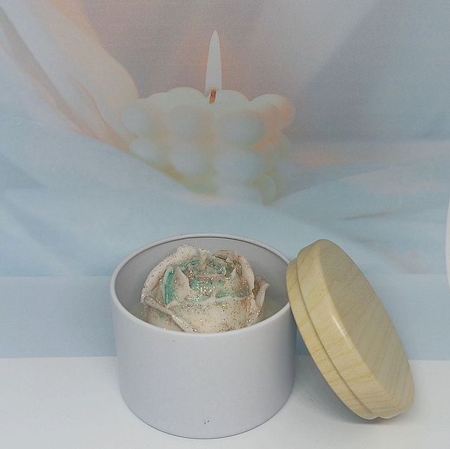 Bougie en forme de rose parfumée au Fleur de coton – Parfait pour un cadeau des fête des mères