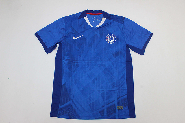 Primera equipación del Chelsea 25, 26