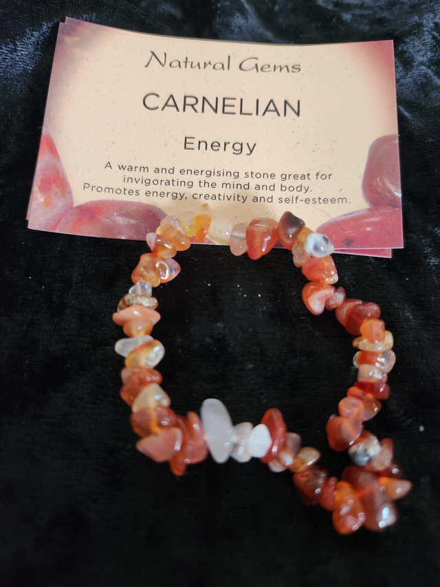 CARNELIAN CHIP BRACELET 