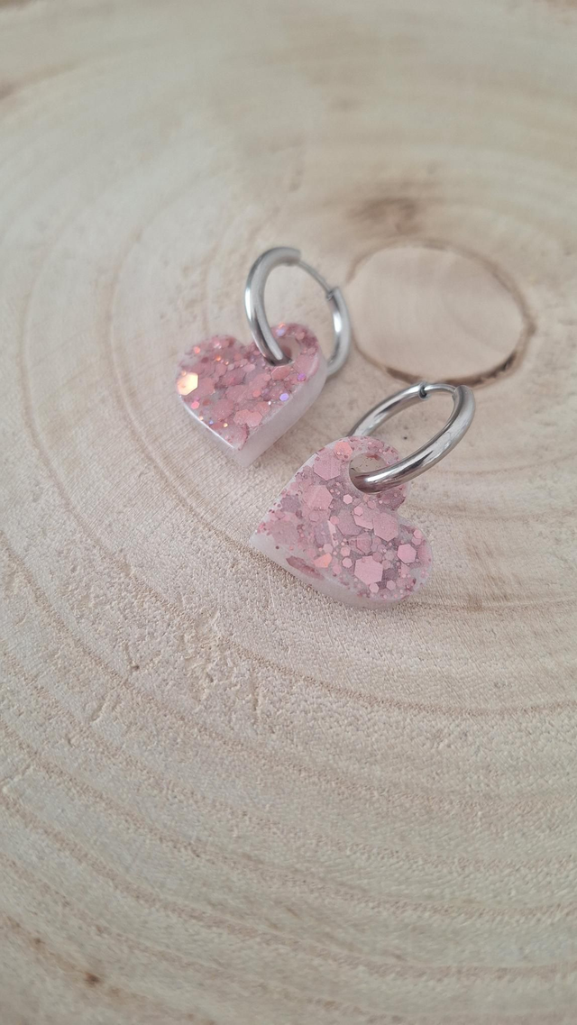 Boucles d'oreilles cœurs créoles blanc/paillettes roses