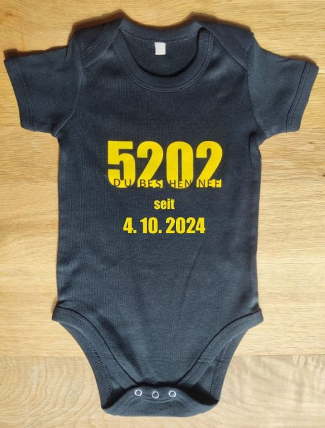 Babies Bodysuit Bambino mit Datum - 5202 Du bes Hennef - black / yellow