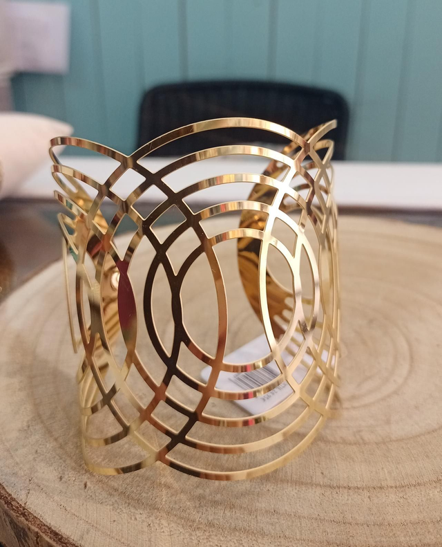 Maxi Brazalete acero dorado círculos 