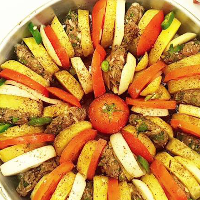 Kafta In Tomaten Souse U Kartofel 