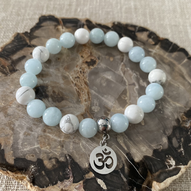 Bracelet élastique Aigue-Marine et Howlite