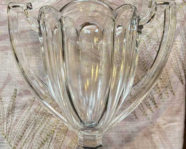 Pokal Vase Glas mit Henkel antik 