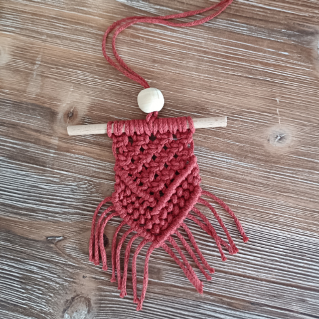 Diffuseur d'huile essentielle en macramé terracotta pour voiture 