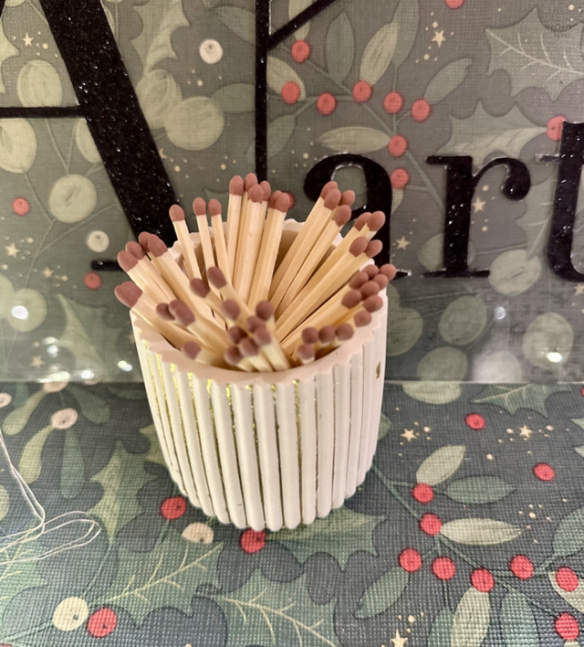 MATCH POT WITH STRIKER