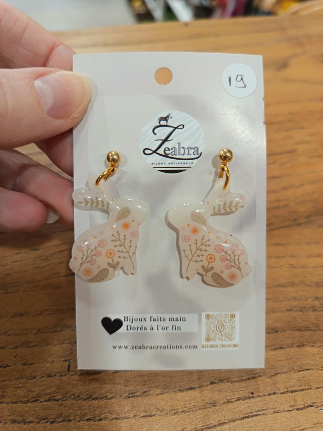 Boucles lapins blanc fleuri