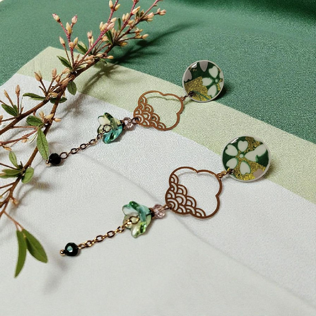 Boucles d'oreilles pendantes motifs japonais vert