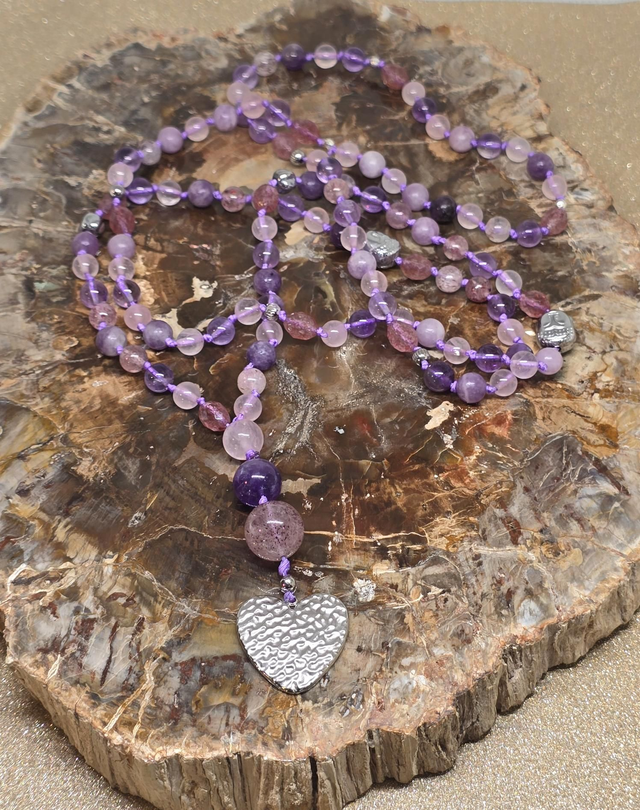 Mala d'Améthyste, Quartz et Lépidolite réalisé en conscience 