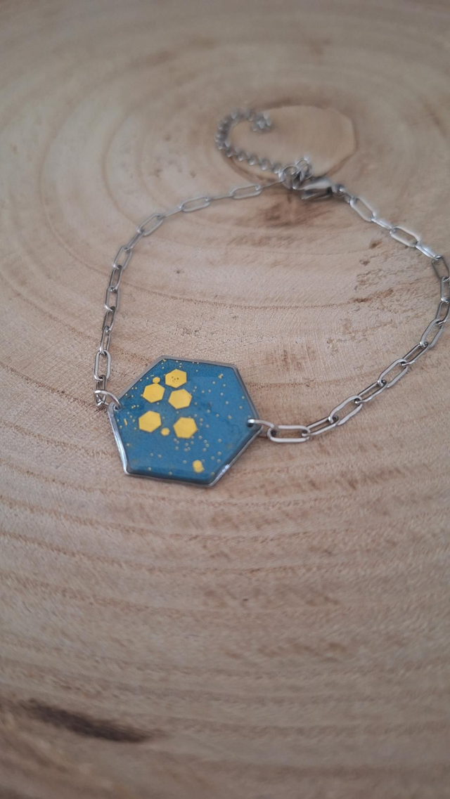 Bracelet hexagonal bleu paillettes dorées 