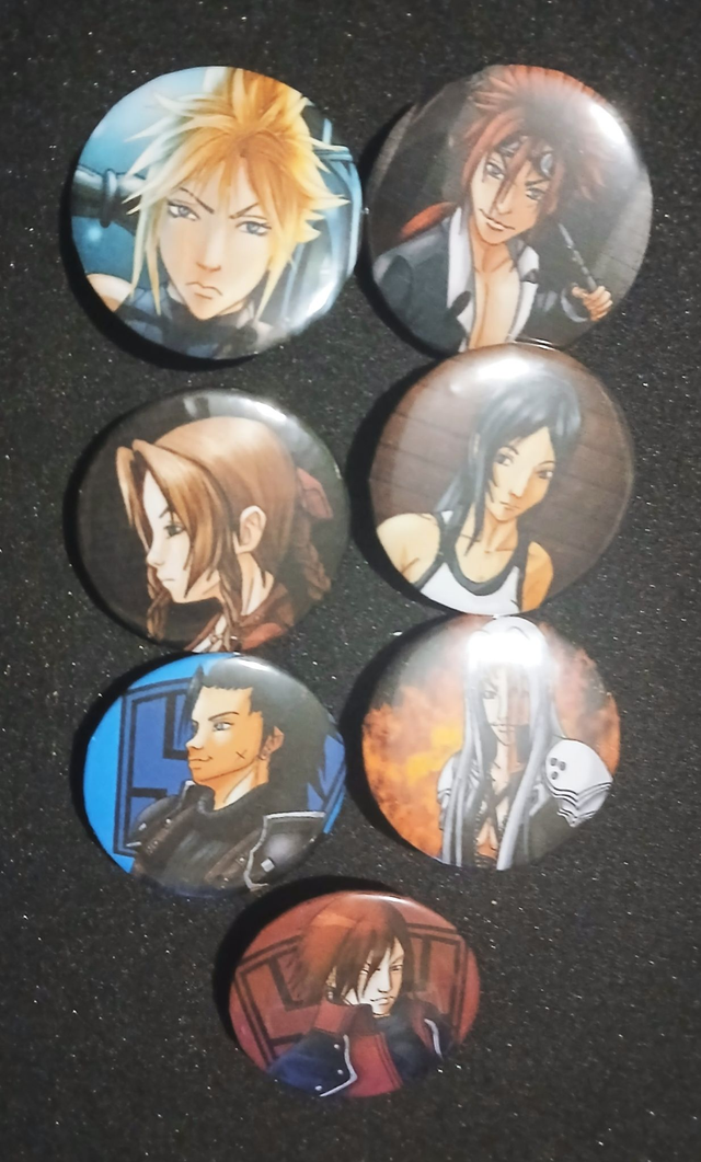 Final Fantasy VII Lots de 4 ou 7 Badges