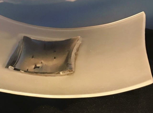 o4 Schale konvex gewölbt . quadratischer Akzent versilbert . tk o o52019 04 