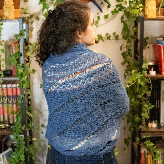 EN STOCK  plusieurs couleurs Etole, écharpe, châle en laine d&#039;alpaga et soie tricotée à la main. 