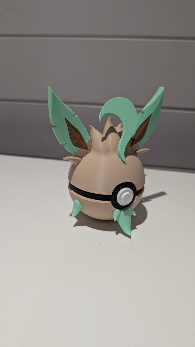 Leafeon Pokeball
