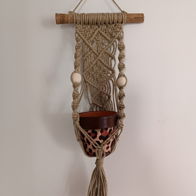 Porte plante mural en macramé losanges kaki