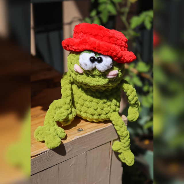 Grenouille au chapeau rouge