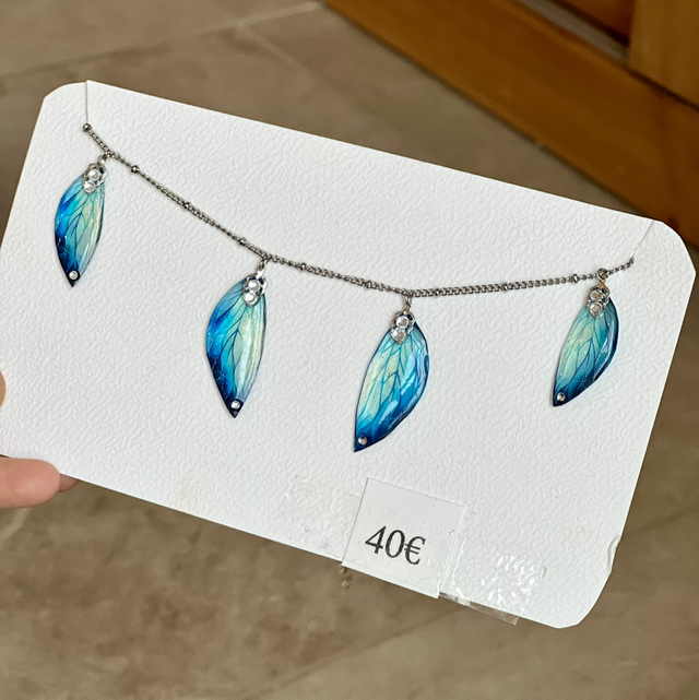 Numéro 82 RAS DE COU 