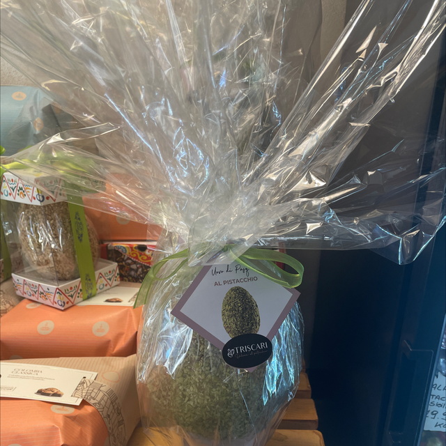 Uovo cioccolato pistacchio 750 Gr