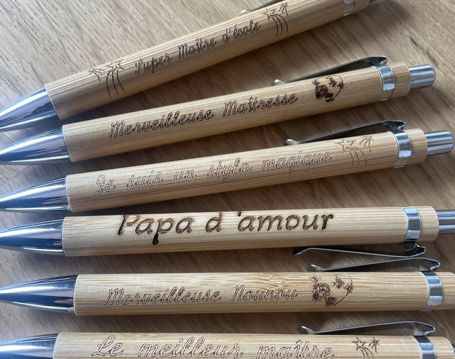 Stylo en bambou à personnaliser 
