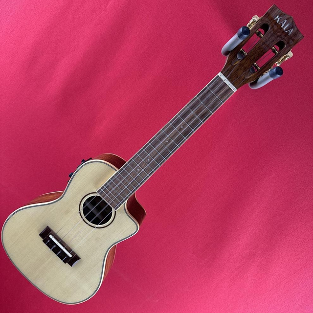 Ukelele de concierto Kala KA-SKCGE-C con tapa de abeto koa hawaiano, con cutaway y ecualizador, brillo natural

