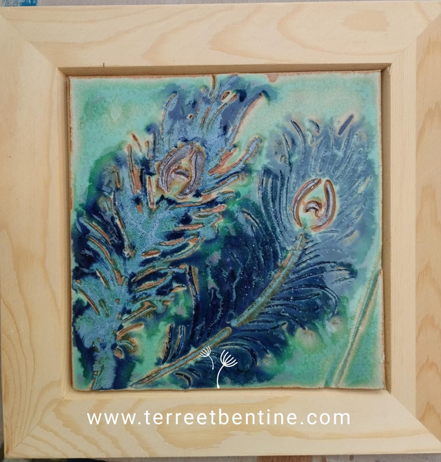 Carreau en grès encadré en bois 