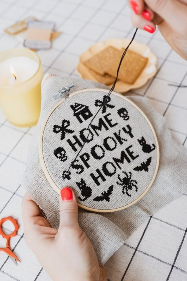 Home Spooky Home Craft Kit (Cotten Clara)