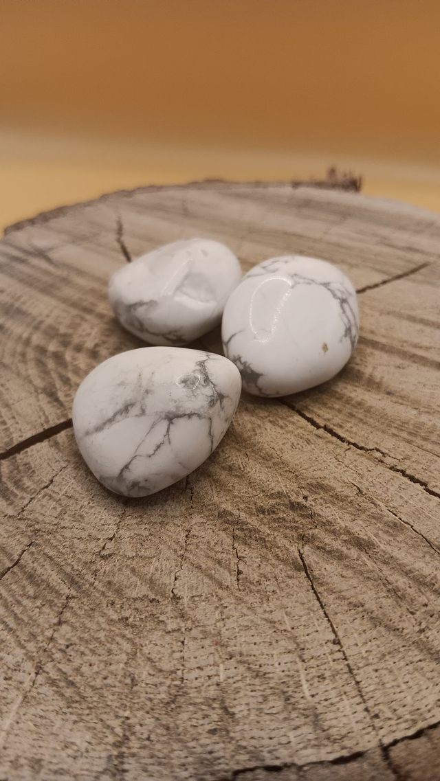 Pierre roulée Howlite