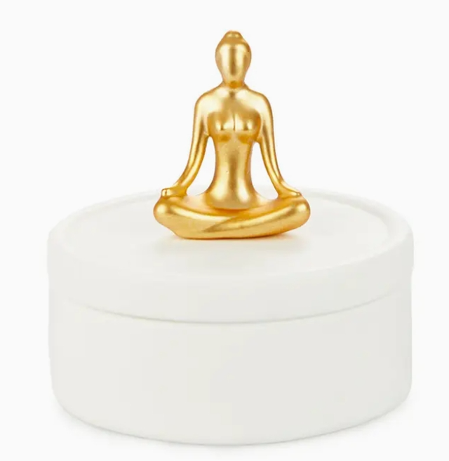 Boîte à bijoux yoga en porcelaine blanche avec figure dorée