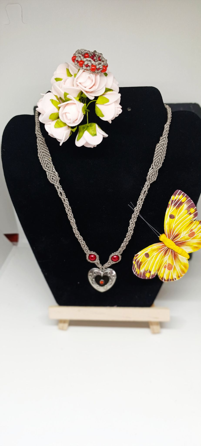 MINI-PARURE EN MICRO-MACRAMÉ AMOUR ENTRELACÉ