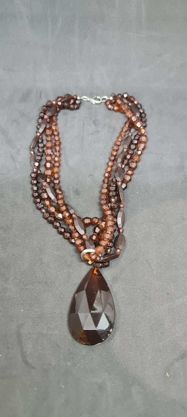 Collier marron
