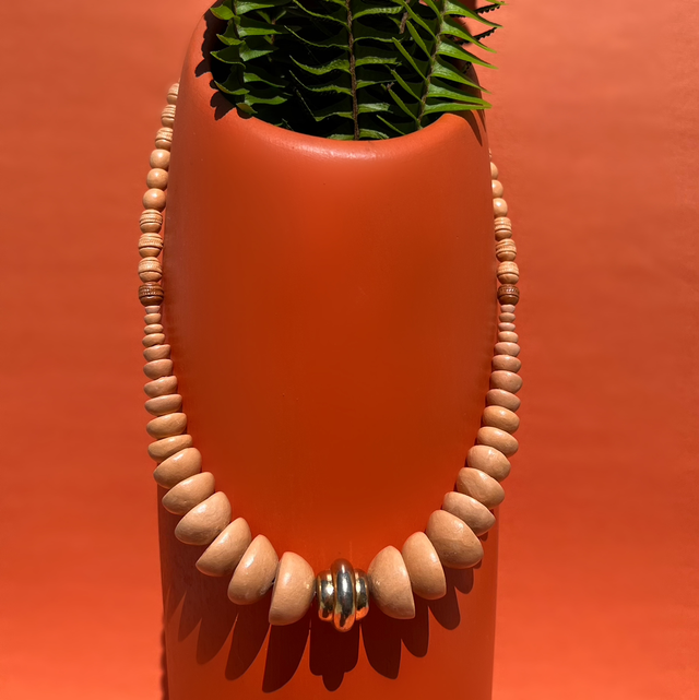 Colar Escamas Dourado Médio — Peça ÚNICA