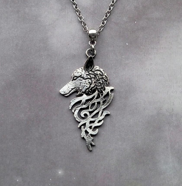 Louve Tribal Wolf Head Necklace 
