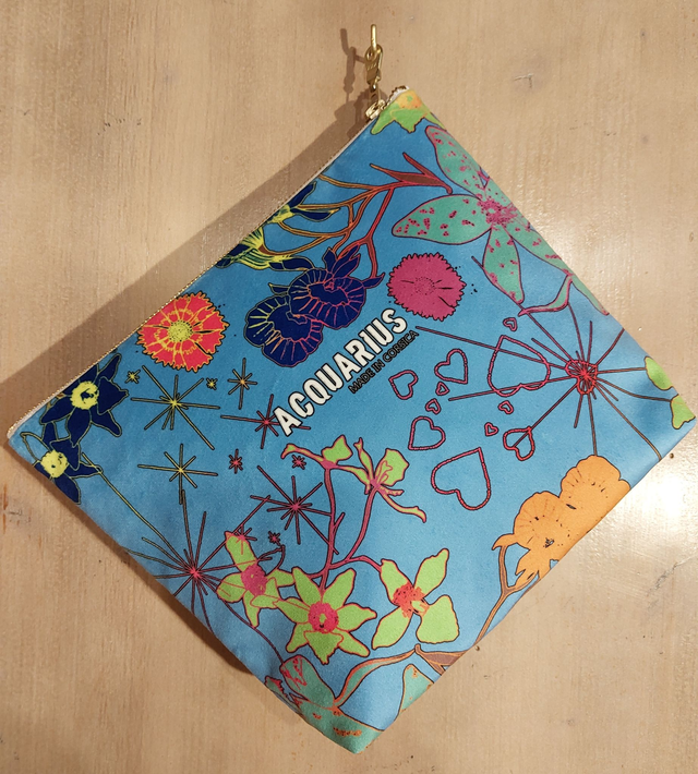 Orchidée Bleu. Pochette et trousse en velours.