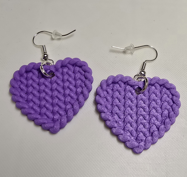 Boucles d'oreille cœur tricot violet